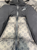 کاپشن برند Louis Vuitton
