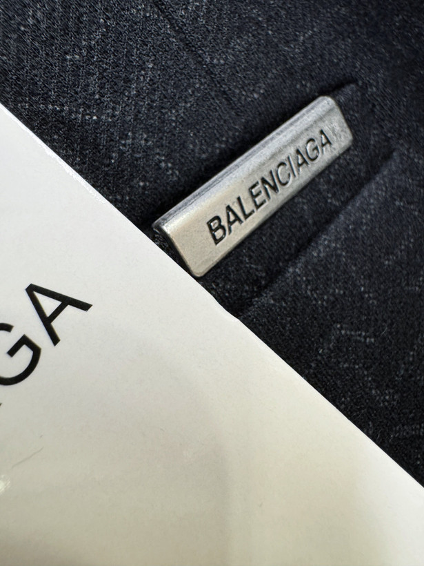 کت تک برند Balenciaga