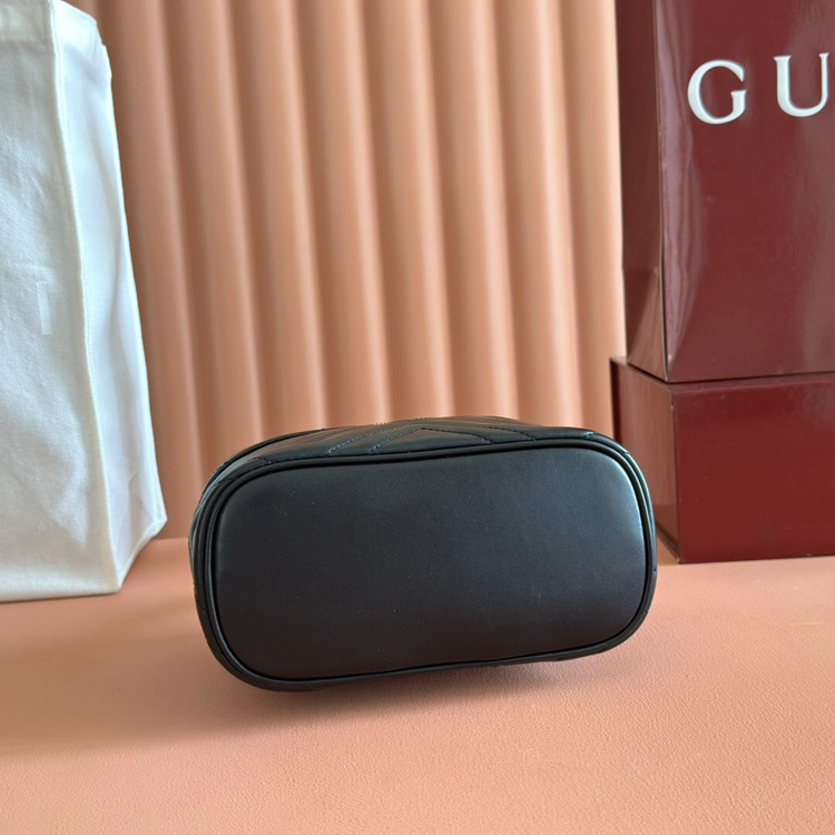 کیف آرایشی زنانه برند Gucci