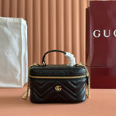 کیف آرایشی زنانه برند Gucci
