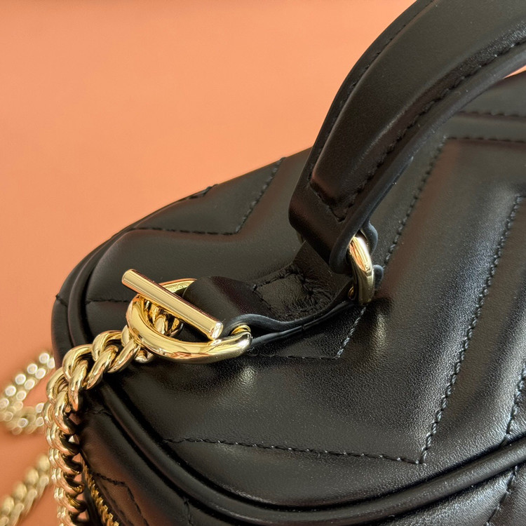 کیف آرایشی زنانه برند Gucci